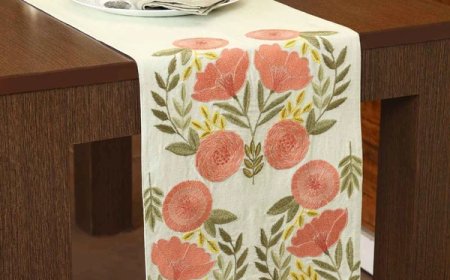 Modern Table Runner and Placemats Ideas for Elegant Dining Spaces