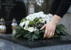 How to choose the right funeral flowers?