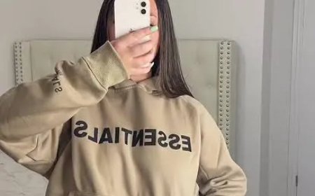 Essentials Hoodie Ideal para Regalar en Estas Fechas