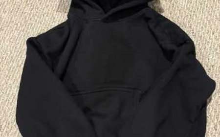 Vale Hoodie – Relaxed Comfort for Modern Everyday Looks