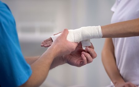Signs You or a Loved One May Need Wound Care Services in Troy, Michigan