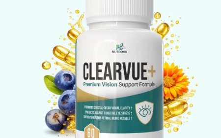 What are the benefits of Nutrova ClearVue?