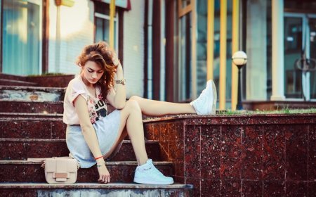 Buy Sneakers in Bulk: Fresh Trainer Trends for UK Buyers