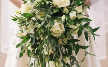 Fresh Blooms vs. Silk Flowers: Which One Actually Makes Sense for a Calgary Weather Wedding?