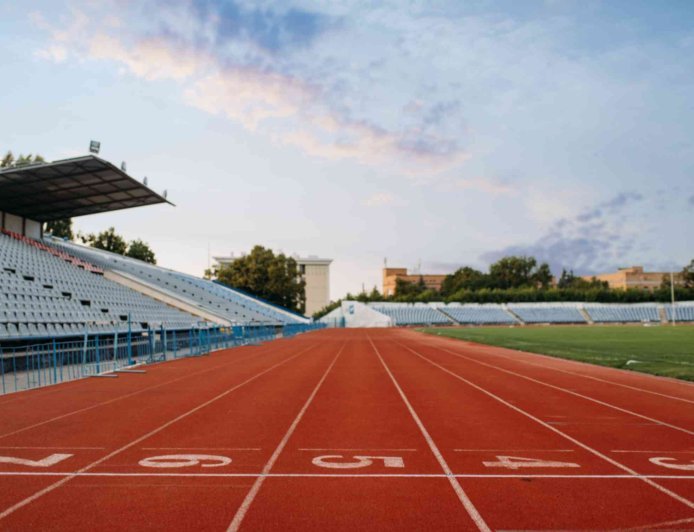 Running Track Surfaces Explained: Spray Coat, Sandwich and Full PU Systems