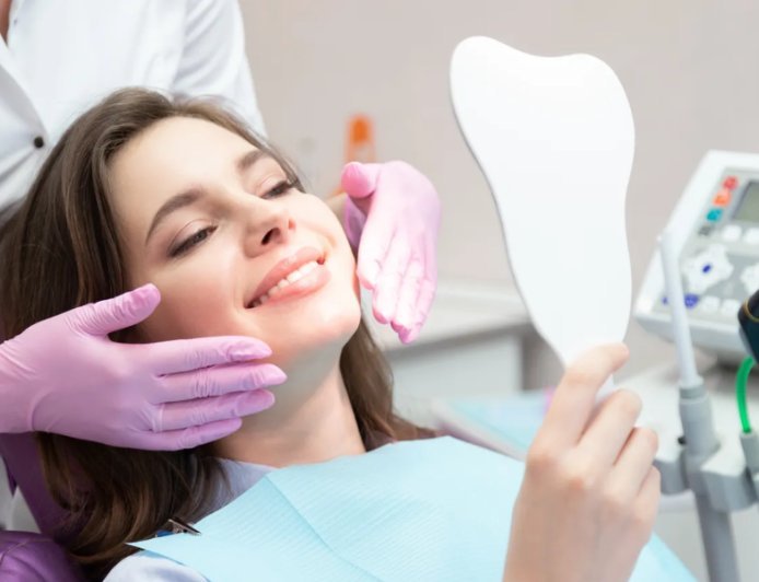 How a Denture Clinic Can Help Restore Your Smile