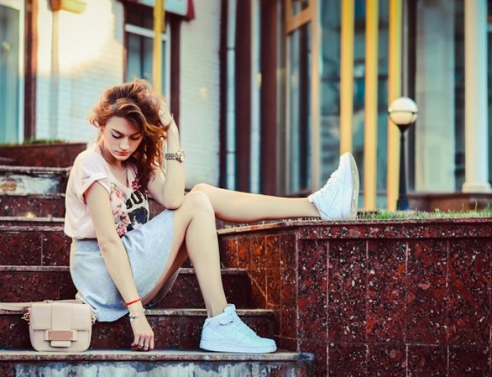 Buy Sneakers in Bulk: Fresh Trainer Trends for UK Buyers