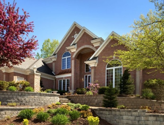 Luxe Landscaping for Elegant Patios and Beautiful Residential Landscapes