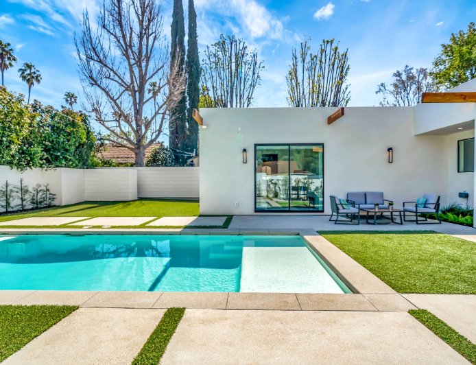 Choosing the Right Backyard Remodeling Service: Questions to Ask Before You Hire
