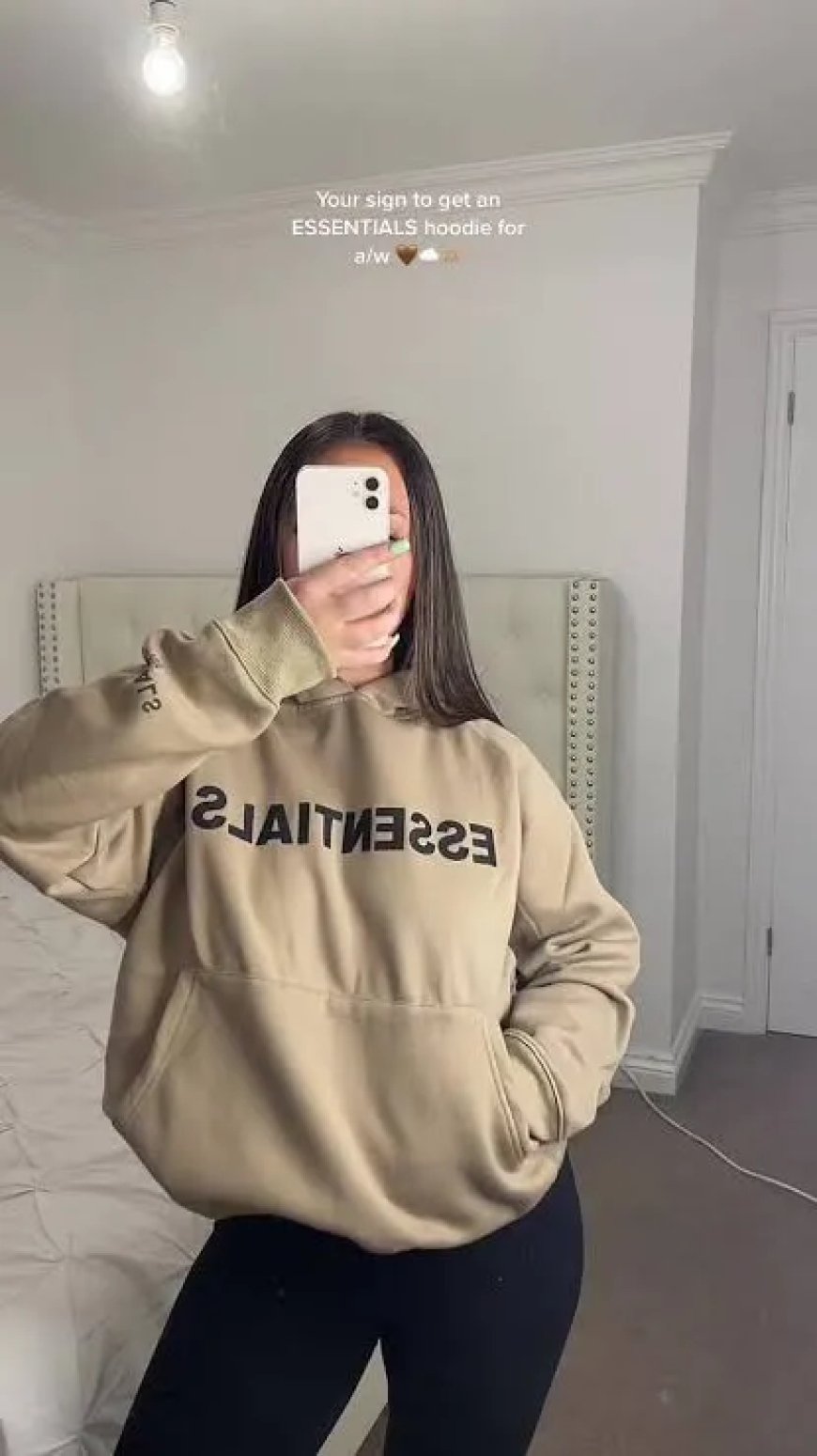 Essentials Hoodie Ideal para Regalar en Estas Fechas