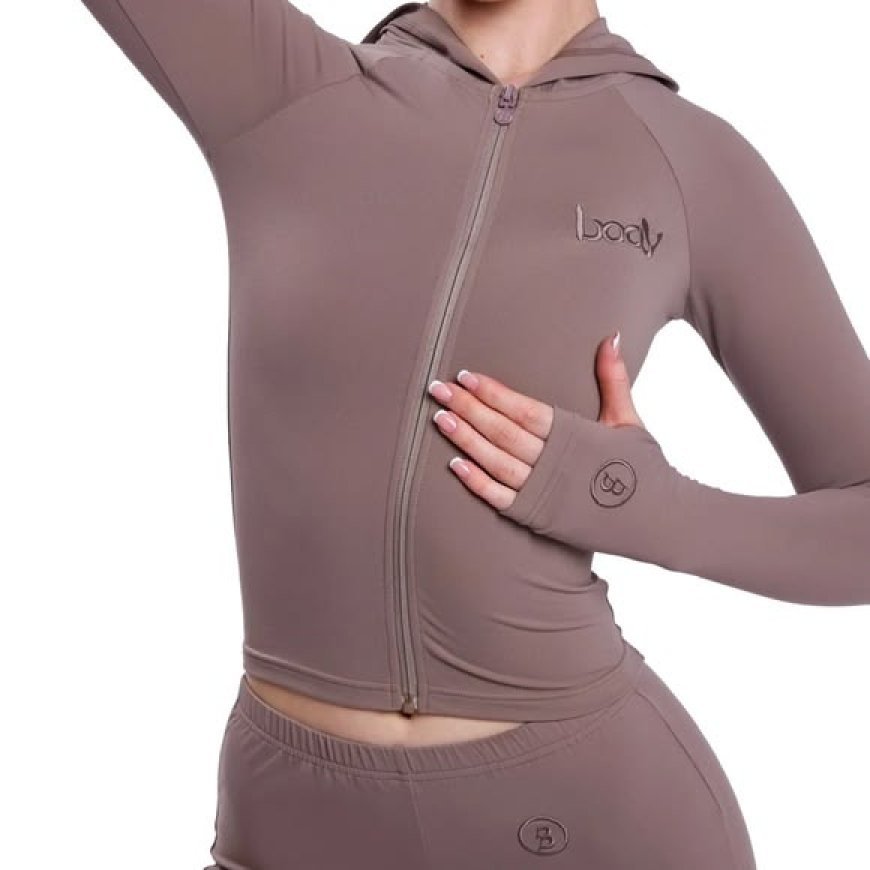 Body by Raven Tracy: Minimalist Fashion for a Clean and Modern Wardrobe