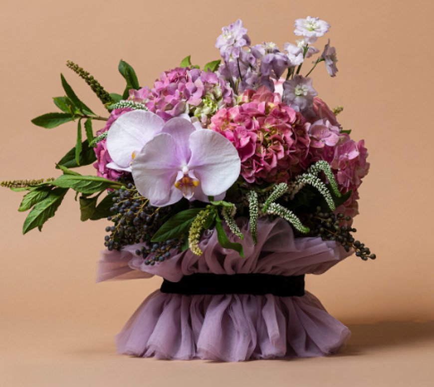 Caps, Gowns and Gorgeous Blooms: Celebrate Graduation in Melbourne
