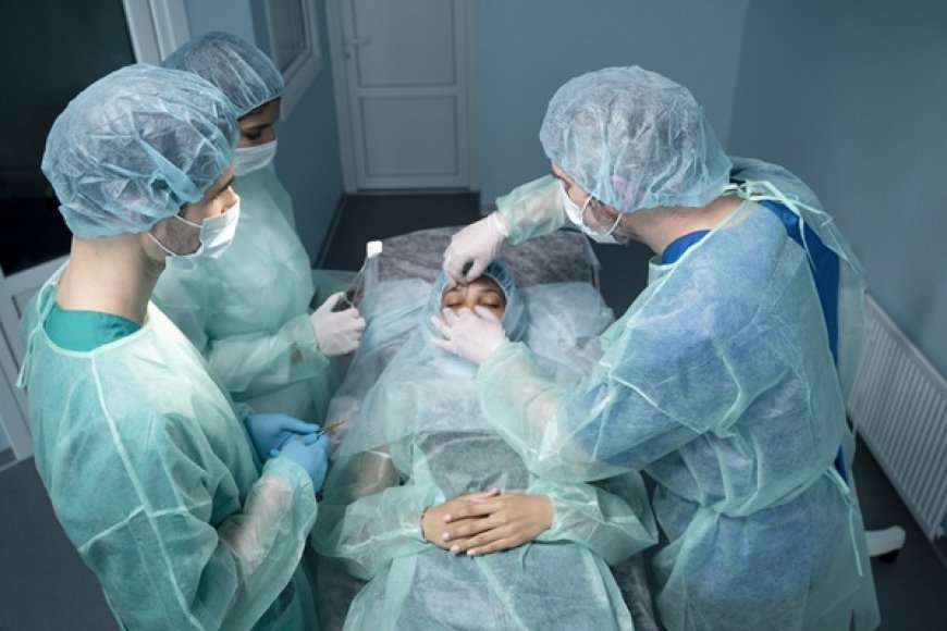 Phacoemulsification vs Laser Cataract Surgery: Key Differences