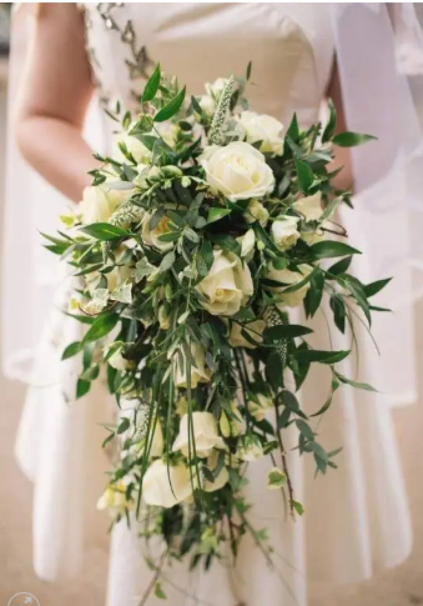 Fresh Blooms vs. Silk Flowers: Which One Actually Makes Sense for a Calgary Weather Wedding?